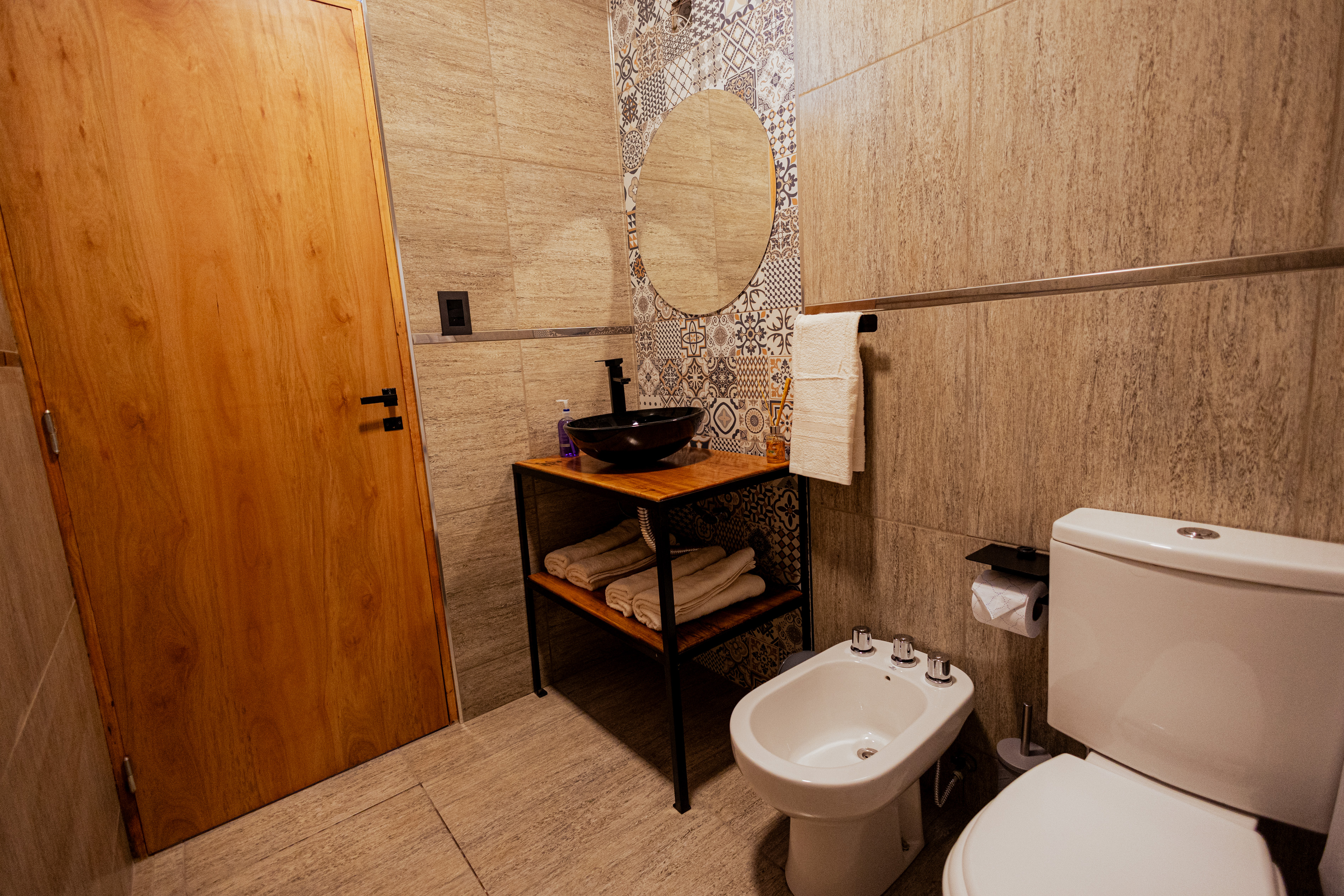 Villa Lorenzo Apart - Alojamiento turistico en san rafael mendoza - baño compleo