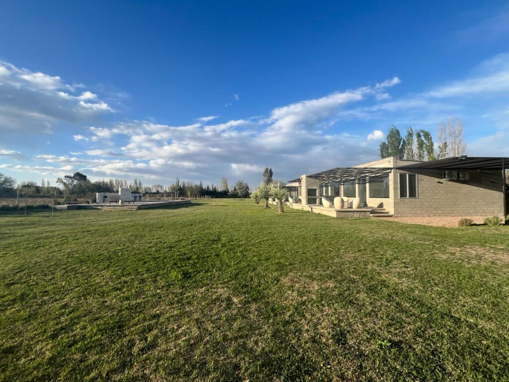 WhatsApp Image 2025-10-20 at 10.49.38